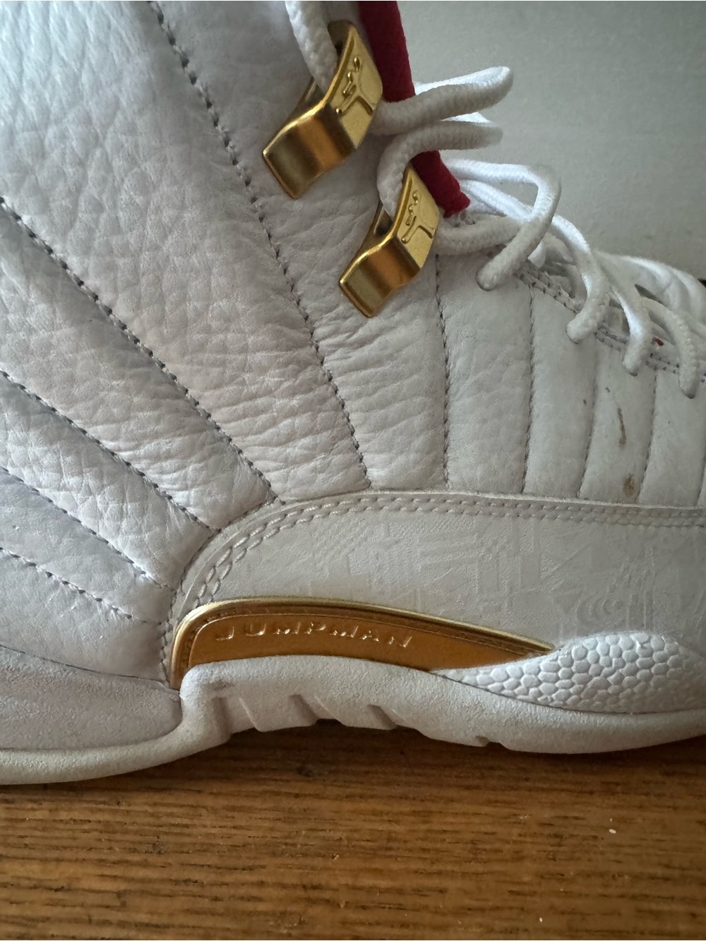 Air Jordan 12 Retro FIBA White Red Gold Sneakers 130690-107 Size 10 - Picture 5 of 12